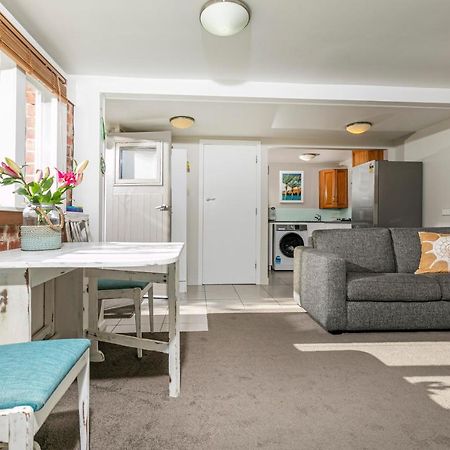 Whitby Studio - Mairangi Bay Beach โอ๊คแลนด์ ภายนอก รูปภาพ